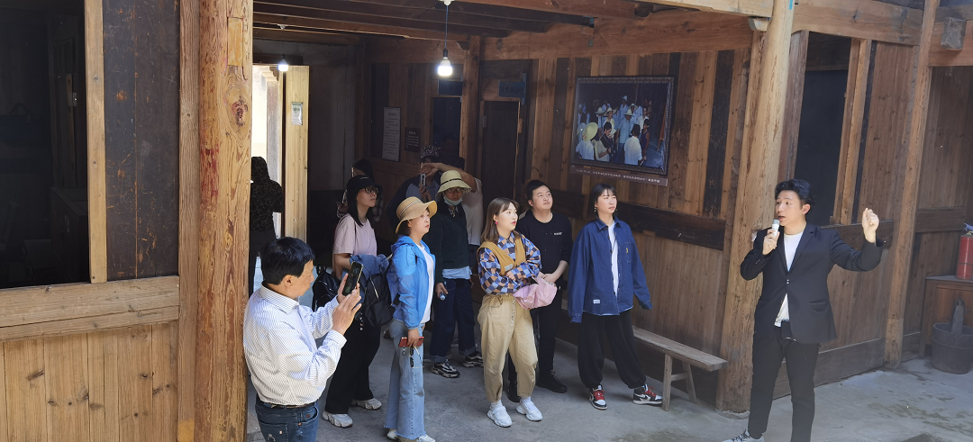 �½�(�й���)���޹�˾����